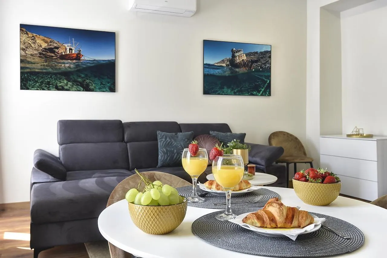 D&A Central Luxury Apartments With Free Parking Pula 0*,