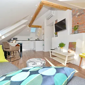 https://apartman-gordana.hotelinzadar.com