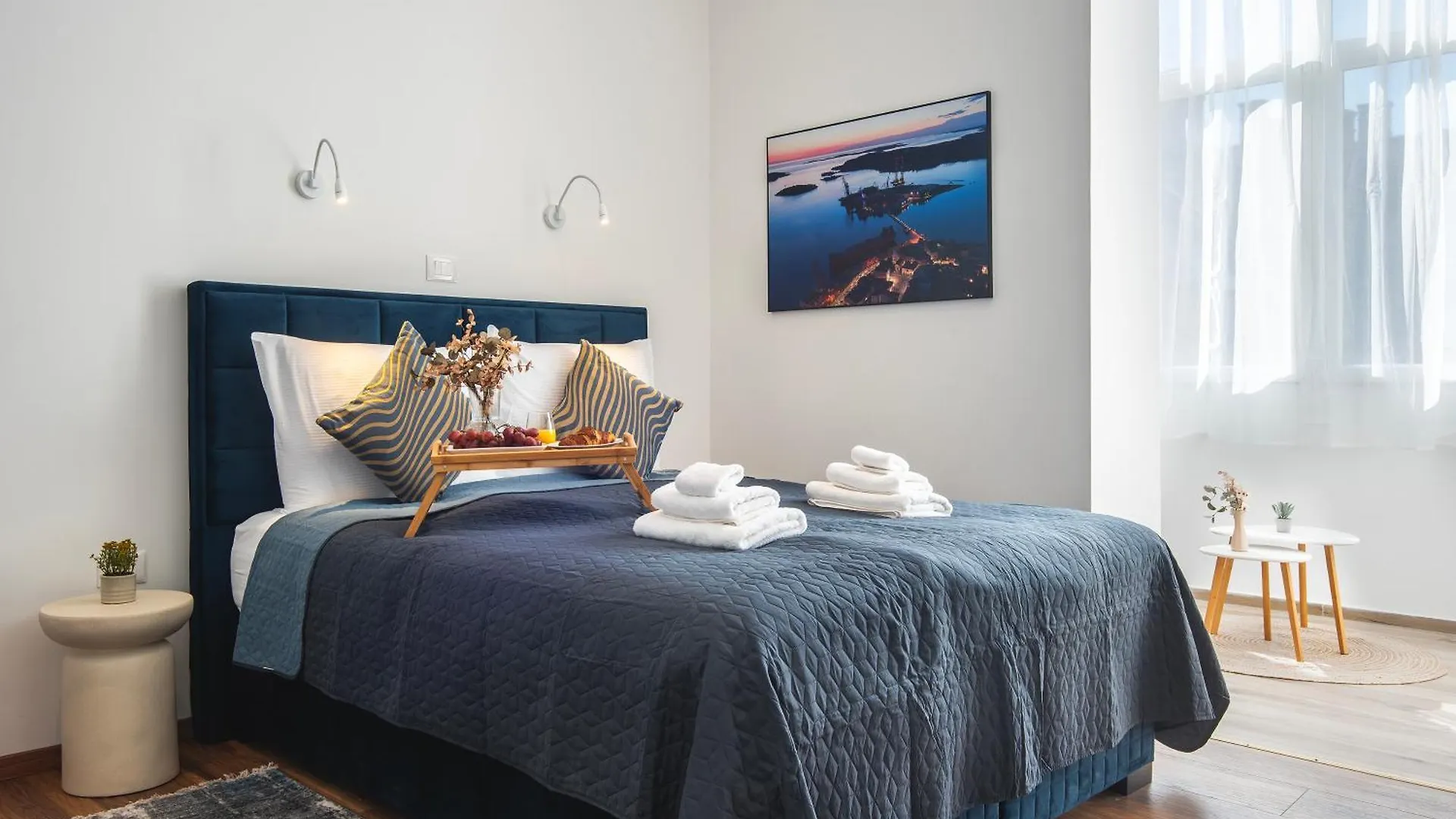 D&A Central Luxury Apartments With Free Parking بولا